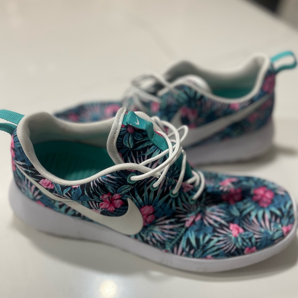 Nike Roshe limited edition unisex
